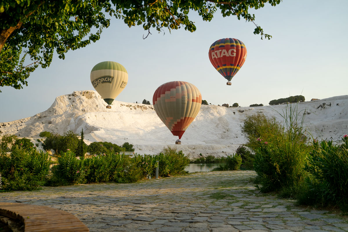 hot air balloons pamukkale