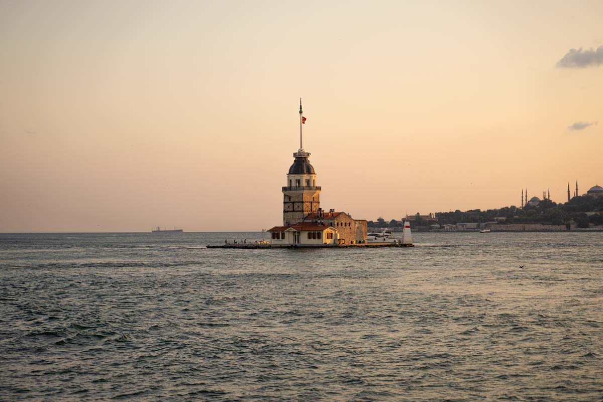 Uskudar-Maiden's-Tower-Most-Beautiful-Places-Istanbul