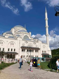 How To Visit The Grand Camlica Mosque Istanbul - The Turkey Traveler