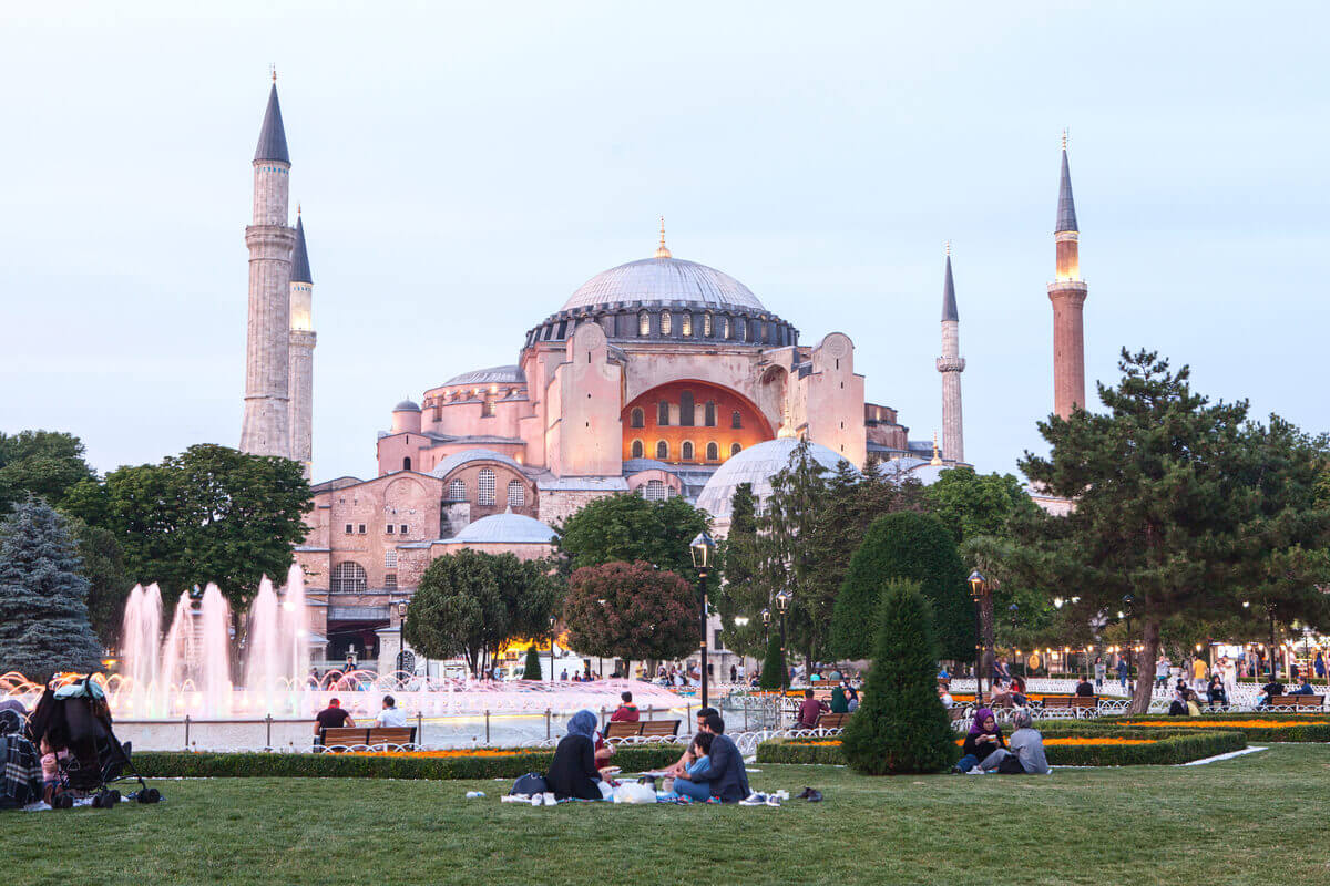 Istanbul in June Weather, Attractions, Tips for 2024! The Turkey