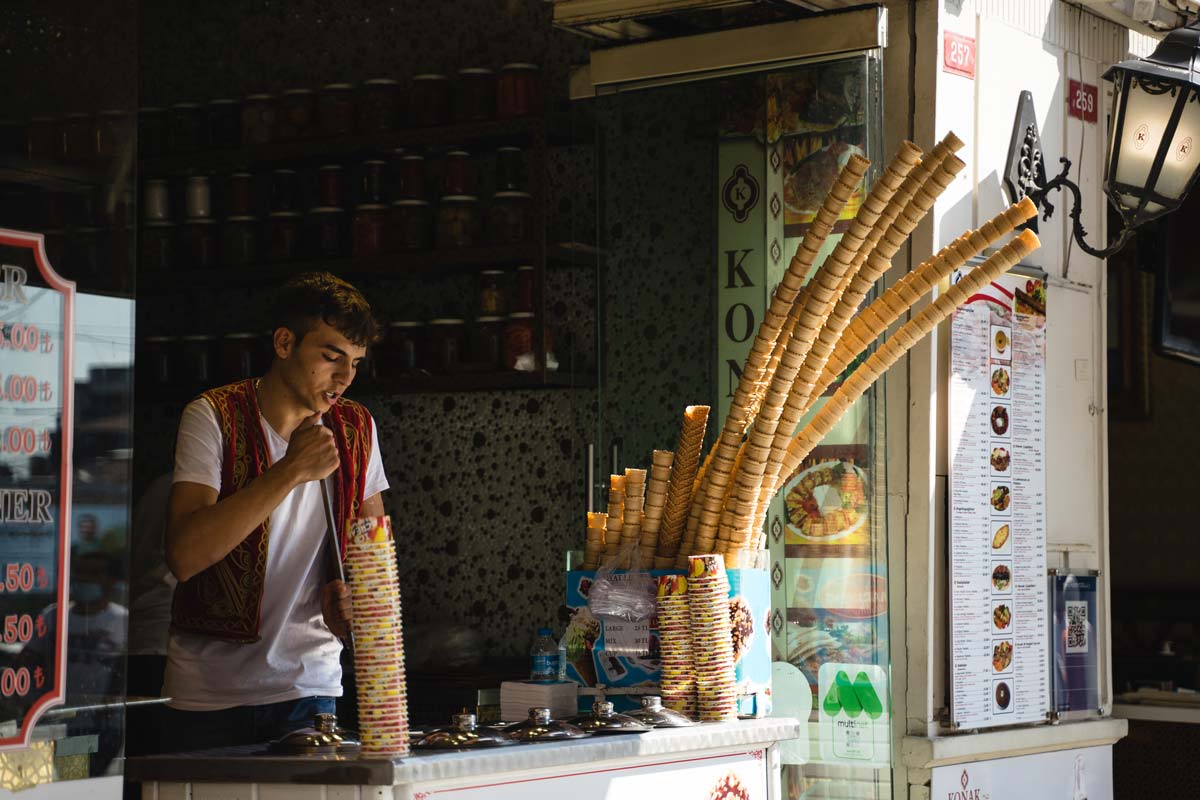Dondurma-Turkish-Ice-Cream-Vendor