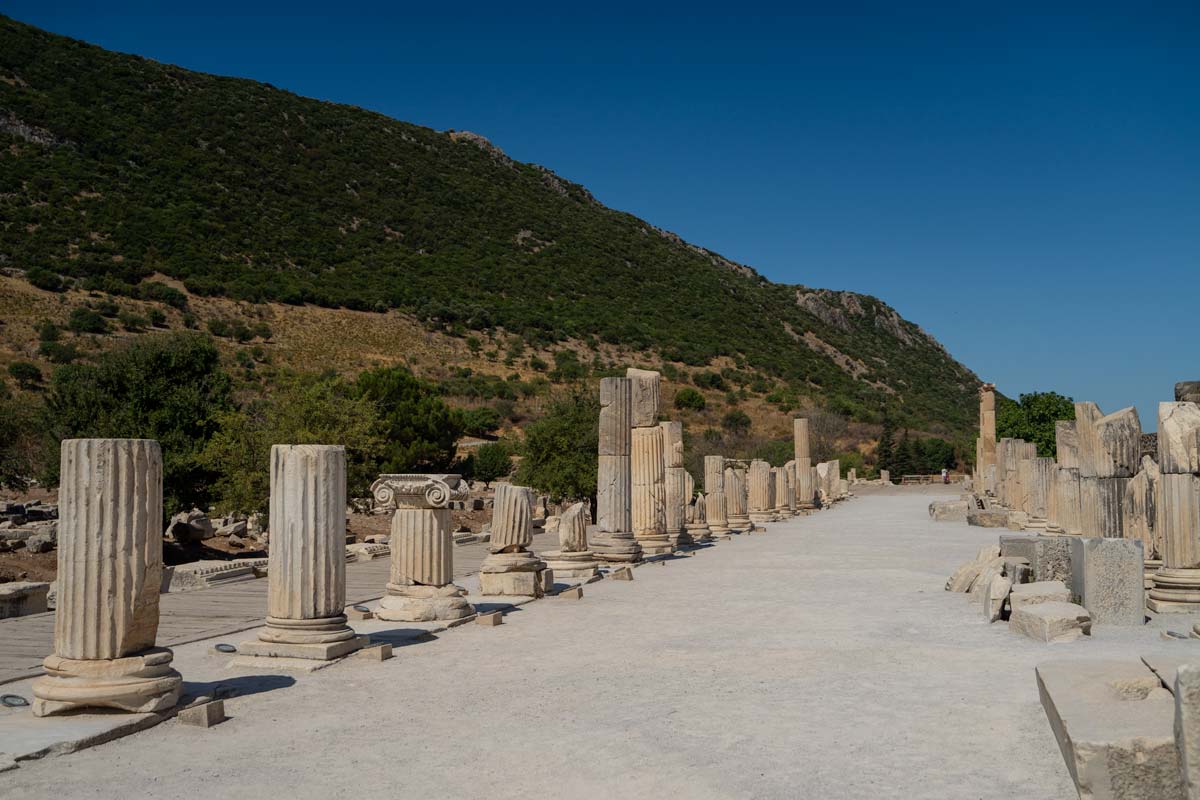 Ephesus-Ruins-In-Turkey-Broken-Columns