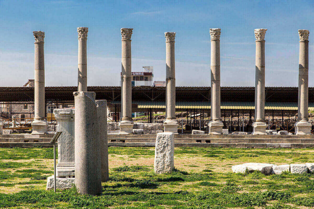 smyrna ancient city ruins