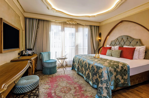 romance istanbul boutique class room