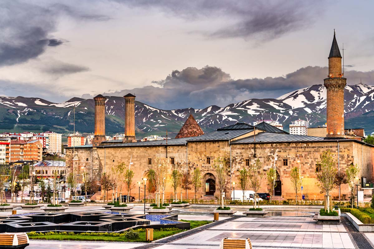 Grand-Mosque-Erzurum-Turkey