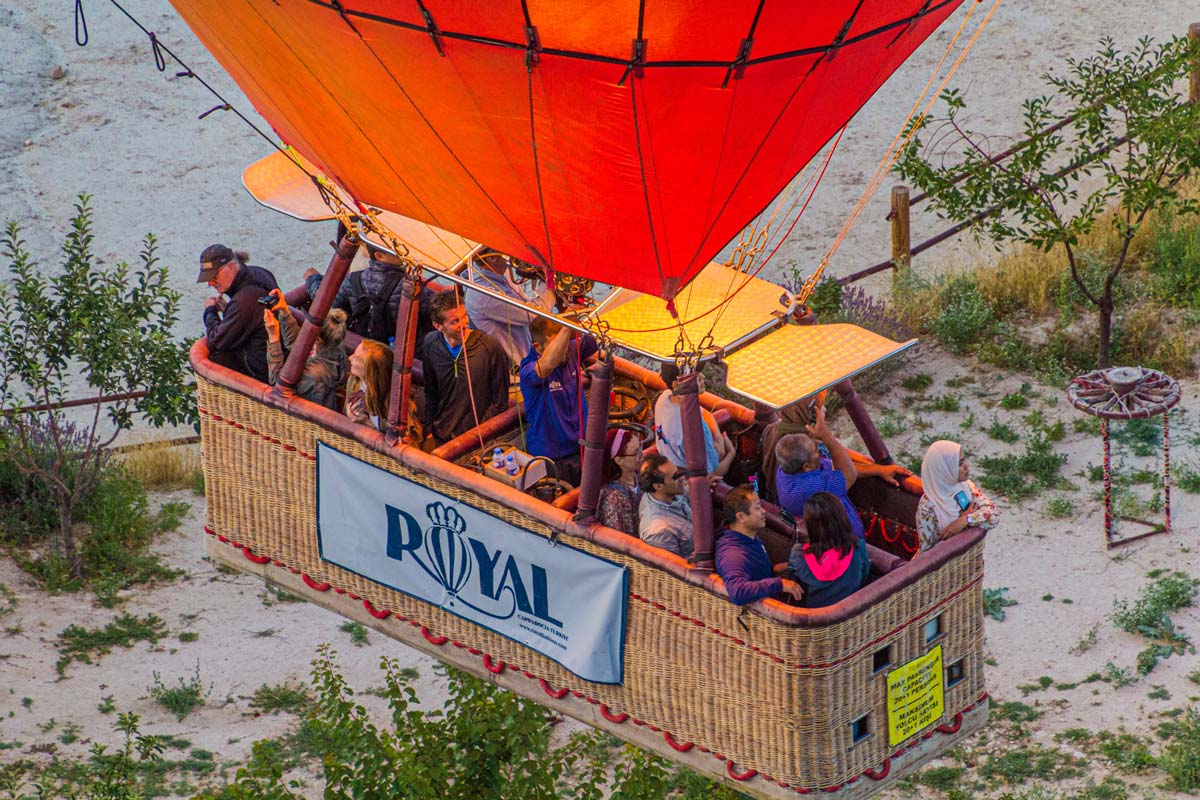 Hot-Air-Balloon-Bucket-Cappadocia